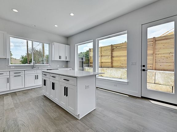 4th image of 2308 Maxwell Ln Building 1