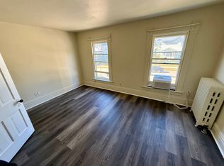 514 N Dubuque St #4, Iowa City, IA 52245