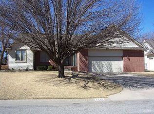 7213 E Cedaridge Cir, Wichita, KS 67226