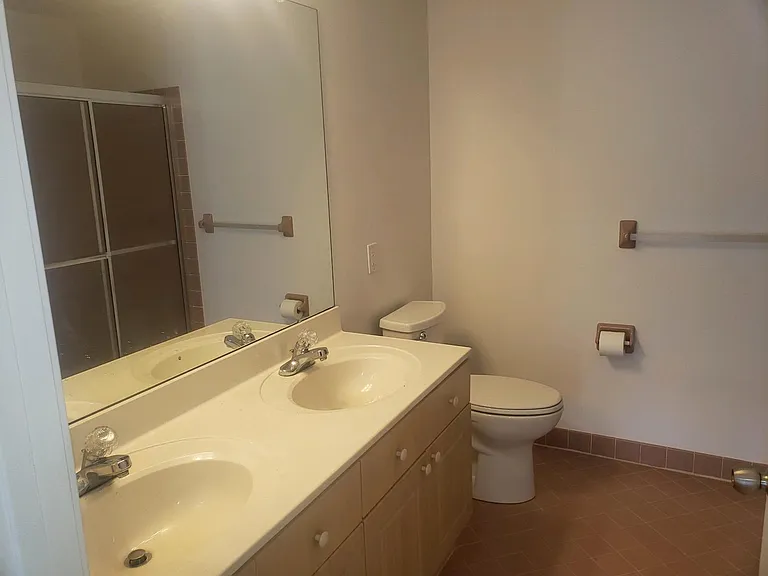 102 Middlebury Dr — Photo 19