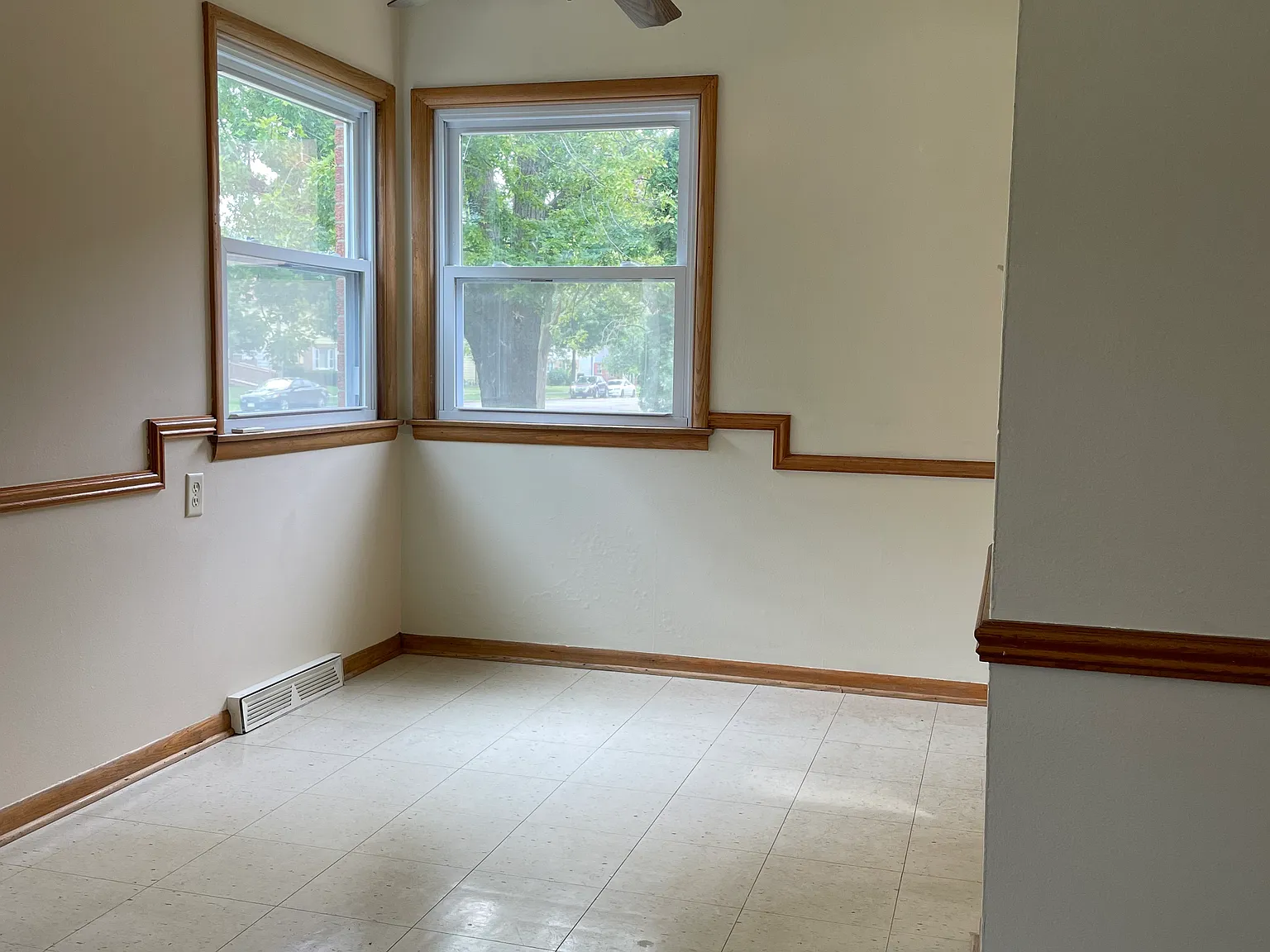 2 bed, $950 — Photo 2