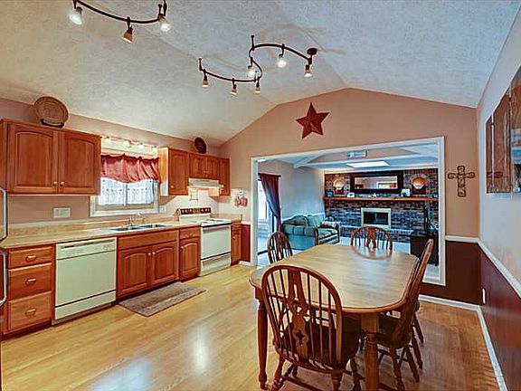 3rd image of 3928 Santa Clara Dr