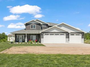 7031 41st St N, Moorhead, MN