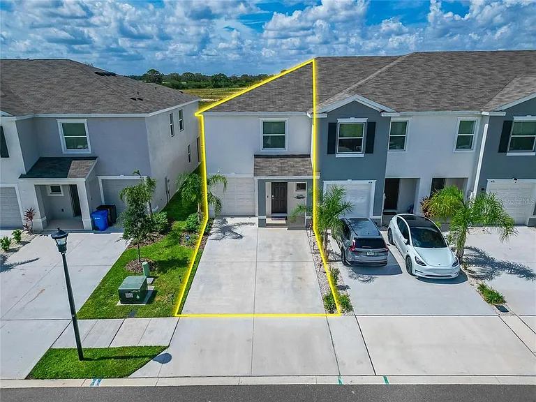 472 Mangrove Shade Cir — Photo 2