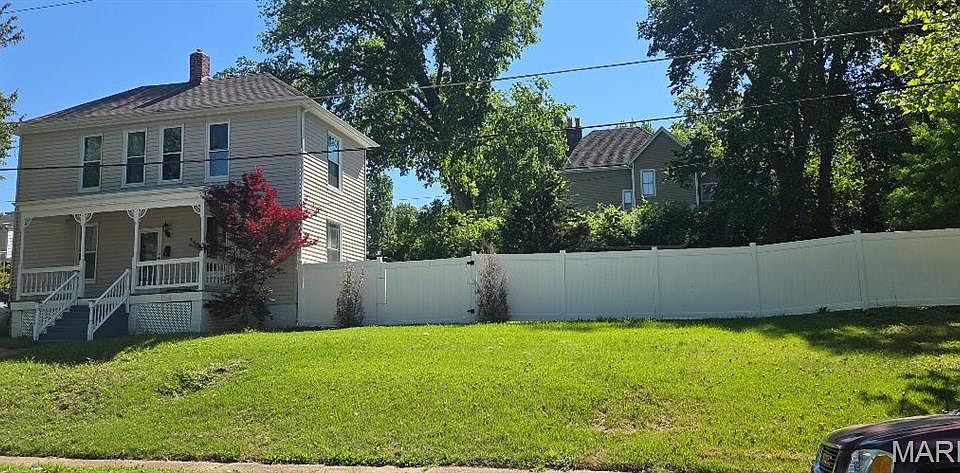 1st image of 154 Adelle Ave