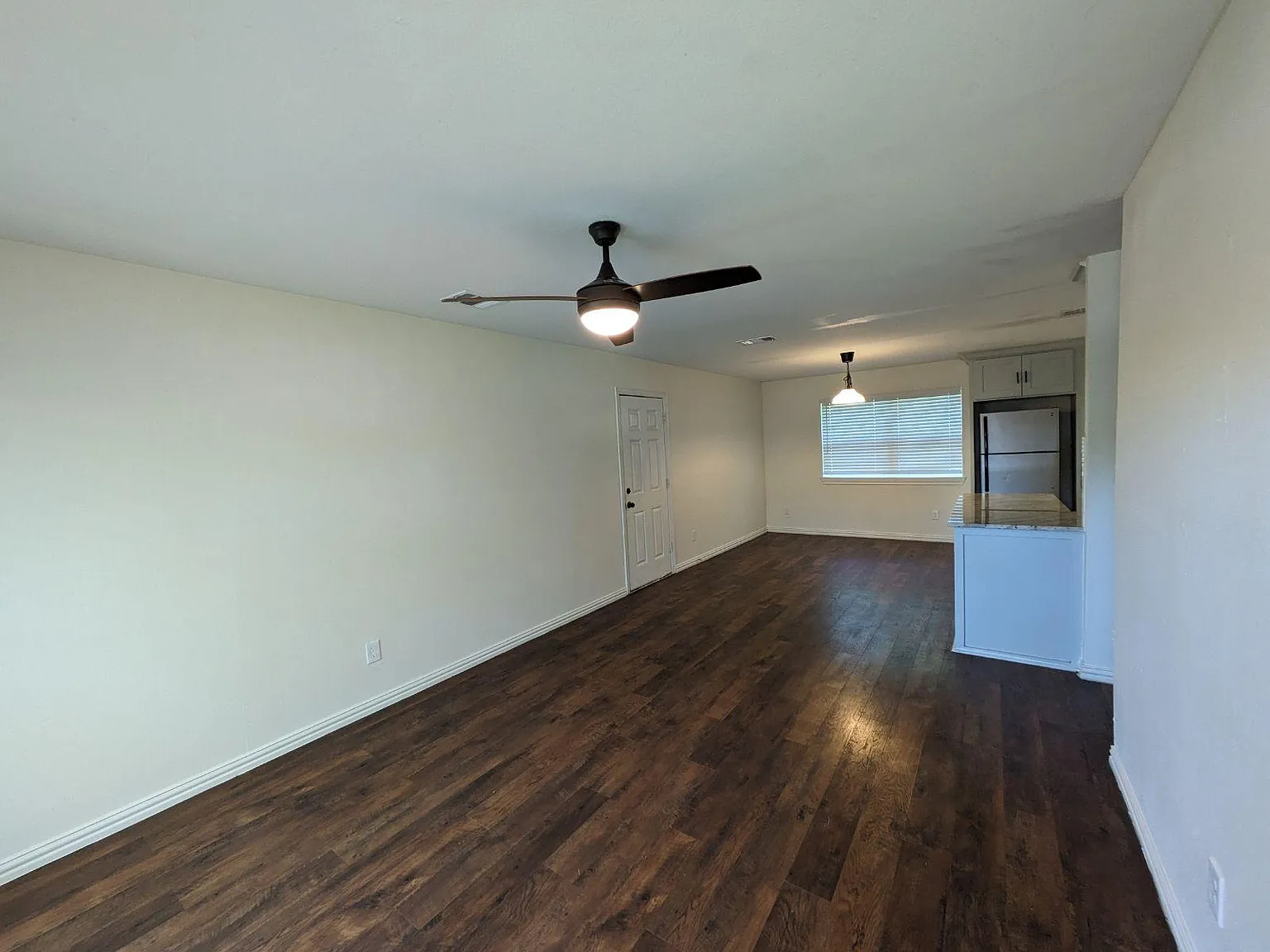 3 bed, 1073 sqft, $1,700 — Photo 2