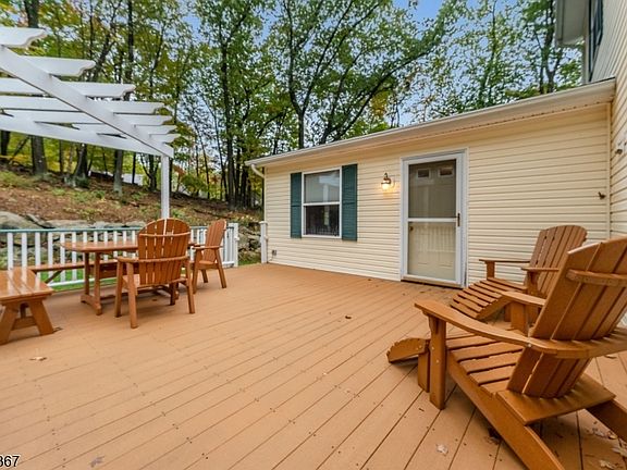 5th image of 65 Summerfield Rd