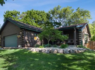 39006 90th St, Burlington, WI 53105