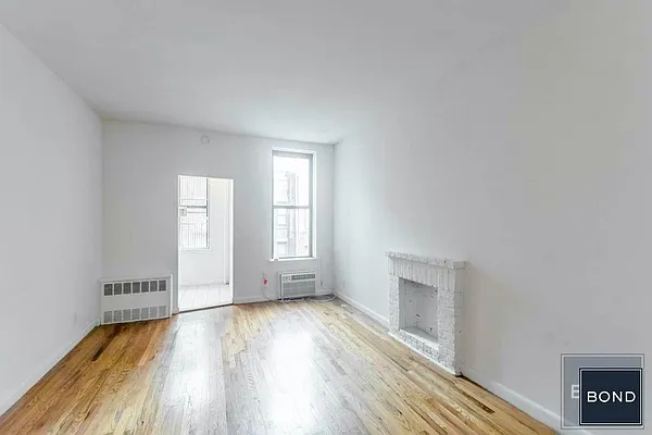 Rented by Bond New York | media 4