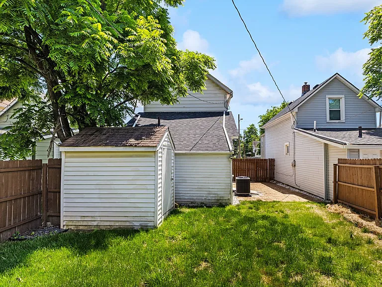 122 E Woodrow Ave — Photo 29