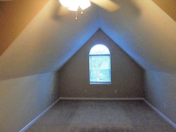 5th image of 7031 Stoneridge Dr
