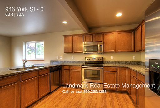 2nd image of 946 York St #0