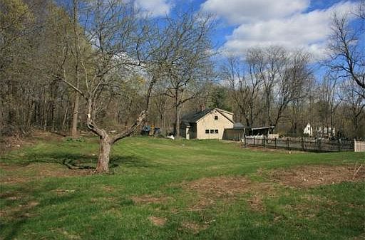 2nd image of 421 Jackson Rd