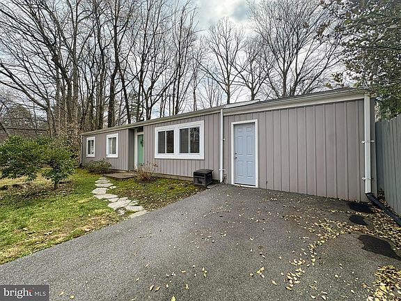 2nd image of 2215 Sanibel Dr