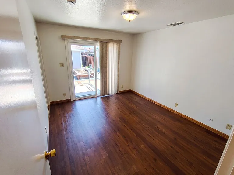 8525 Bandon Dr — Photo 5