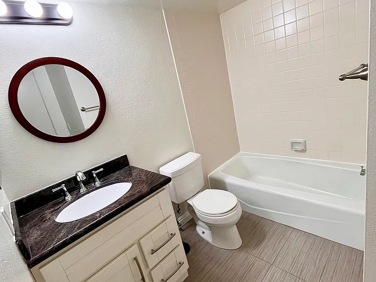 500 E Del Mar Blvd #30 — Photo 10
