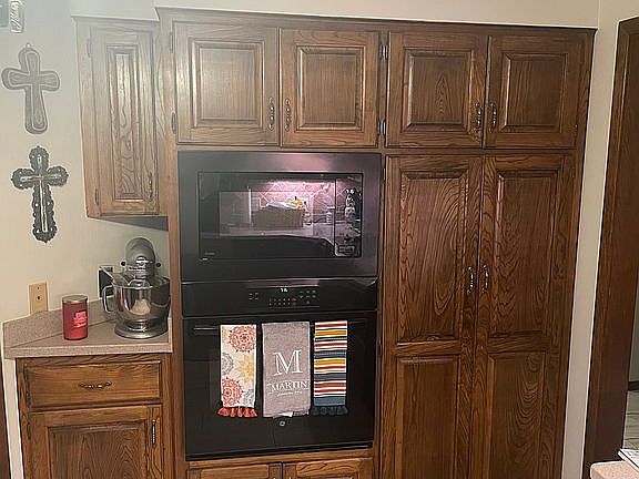 4th image of 2315 Lakeshore Dr APT G2