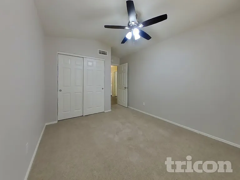 8961 W Kathleen Rd — Photo 11