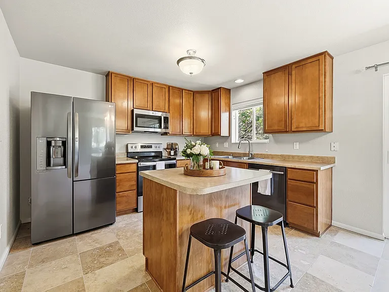 1820 Falcon Ridge Dr — Photo 6