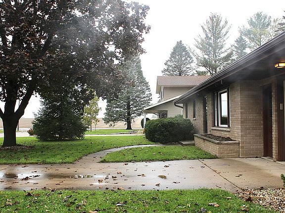2nd image of 2109 Cedar Ave