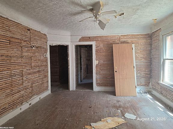 3rd image of 2268 Taylor St