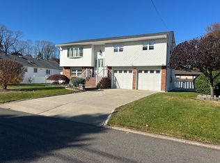 115 June St #1, Lindenhurst, NY 11757