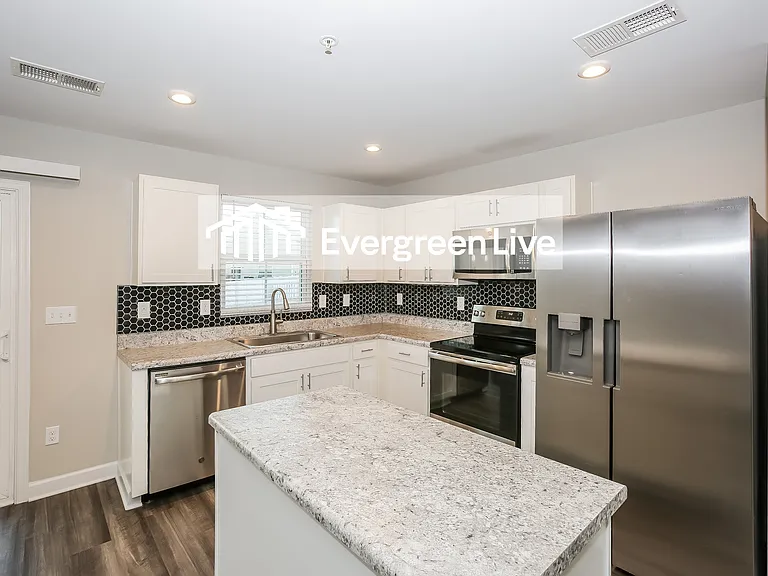 2450 Willow Pond Ln SE — Photo 5