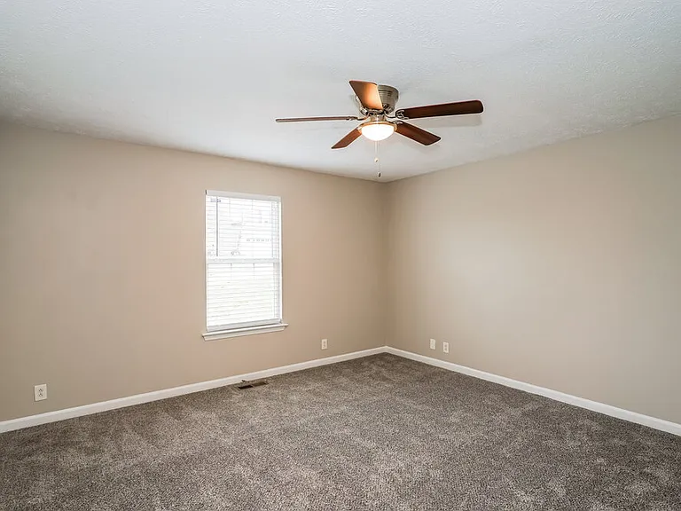 634 Woodland Hills Dr — Photo 11