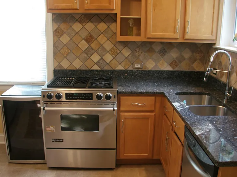 909 Mason Ln — Photo 7