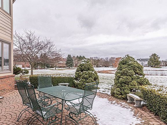 4th image of 727 Dornoch Dr