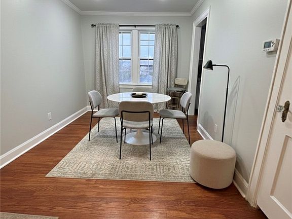 3rd image of 715 Bauer Ave