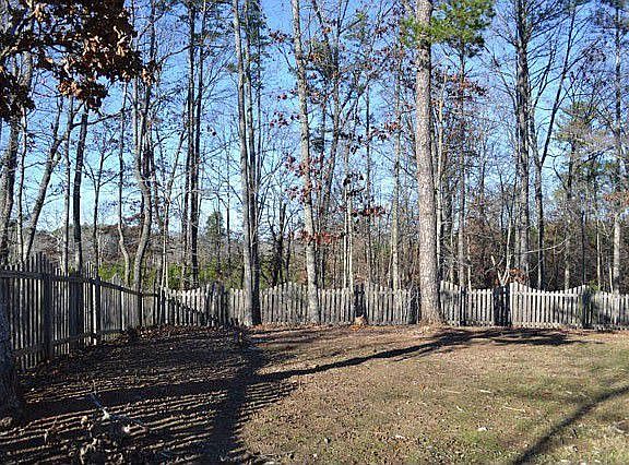 5th image of 1092 Fieldstone Dr