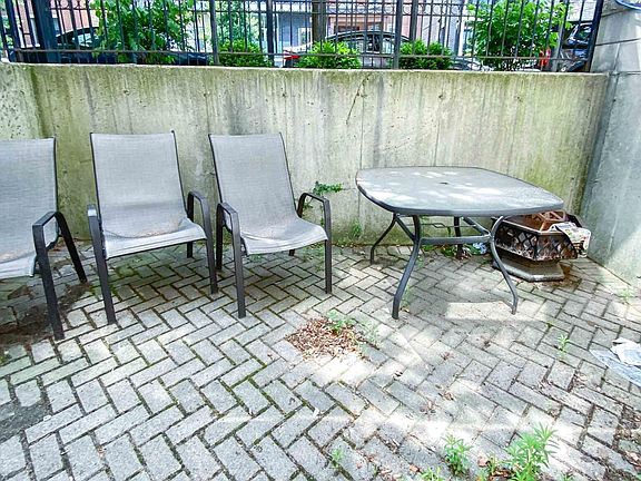 5th image of 2741 N Southport Ave #1SE