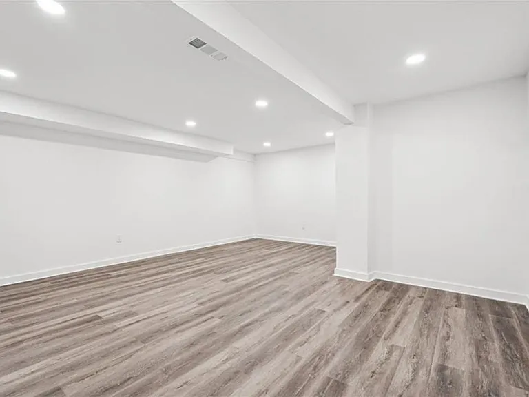 119 Kelso Dr SW — Photo 33