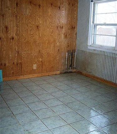 4th image of 1751 Clemmens Ave