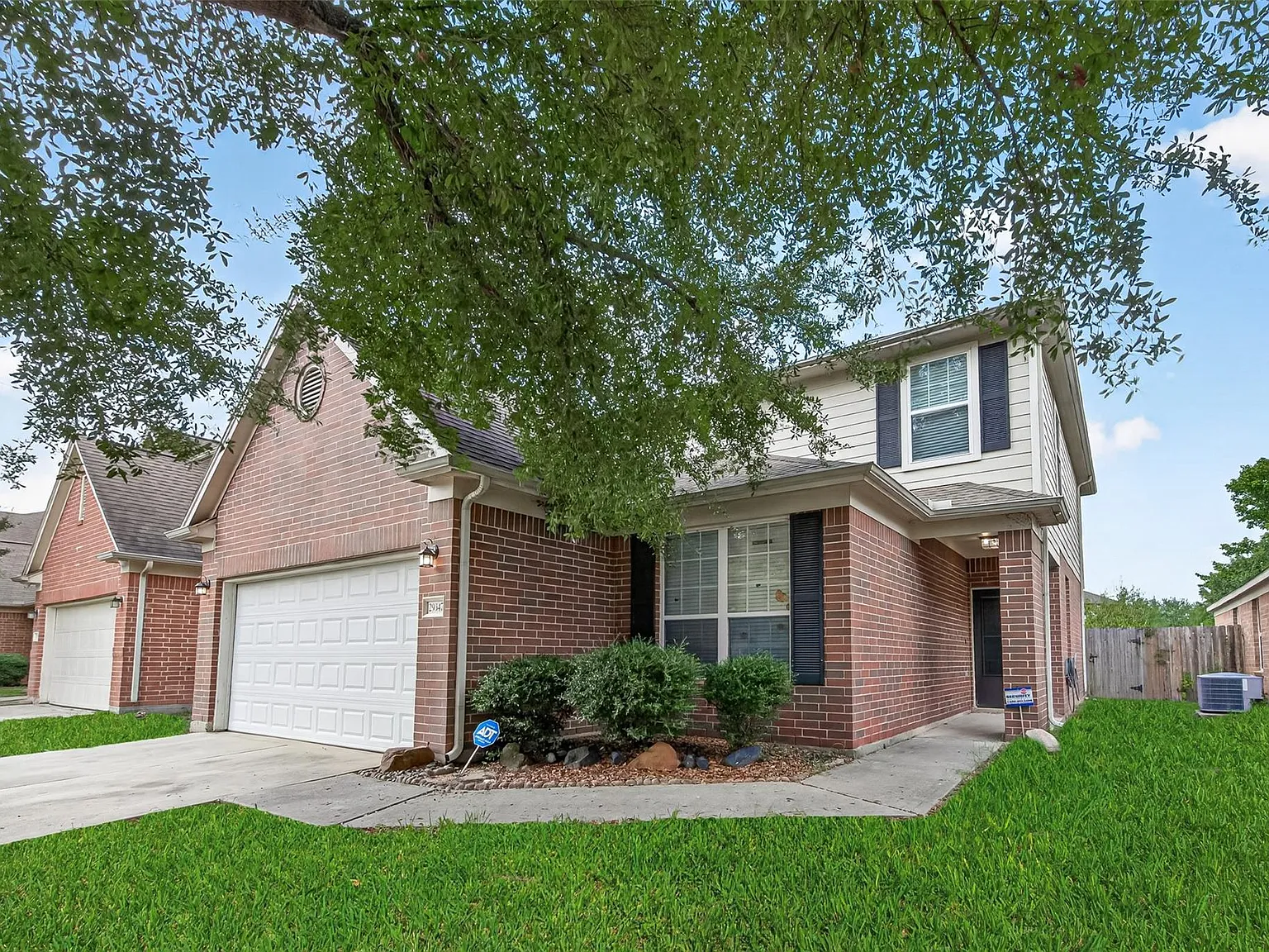 4 bed, 2.5 bath, 2545 sqft, $2,650 — Photo 4