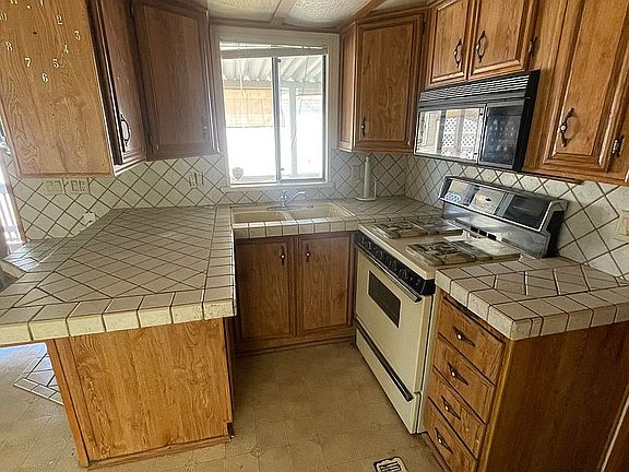 4th image of 225 Wake Ave #118