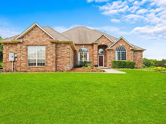 2nd image of 10500 Shady Glade Ln