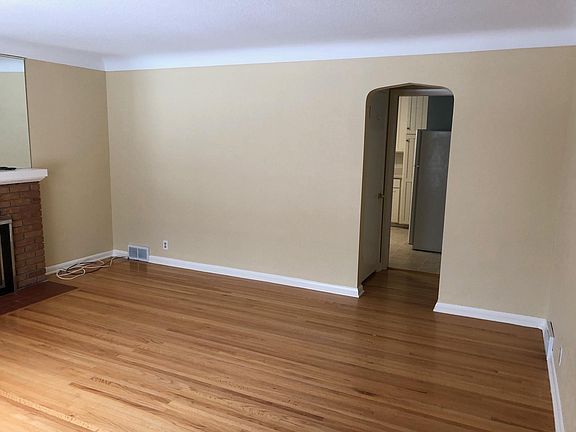 3rd image of 2181 Hamline Ave N