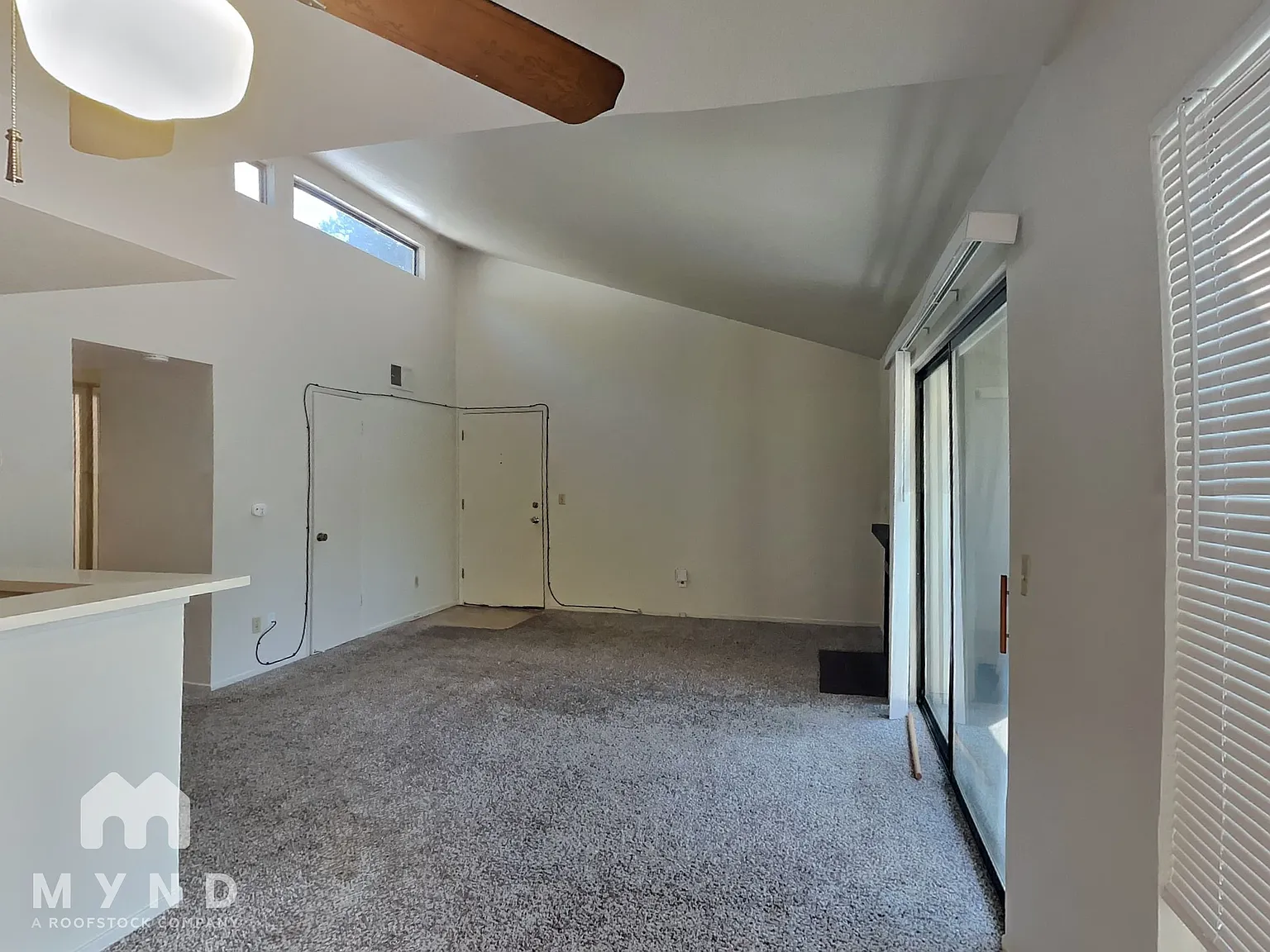 2 bed, 1.0 bath, 917 sqft, $1,665 — Photo 3
