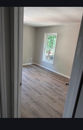 5th image of 90 Chestnut St
