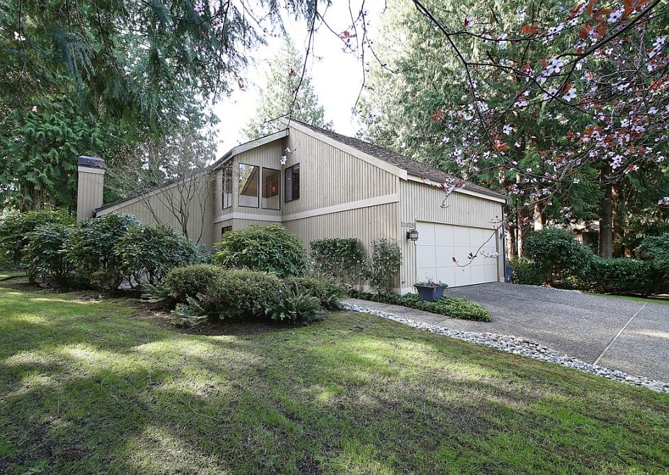 1st image of 21029 NE 32nd Pl