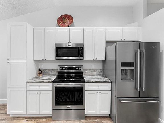 4th image of 2063 Las Brisas Ct
