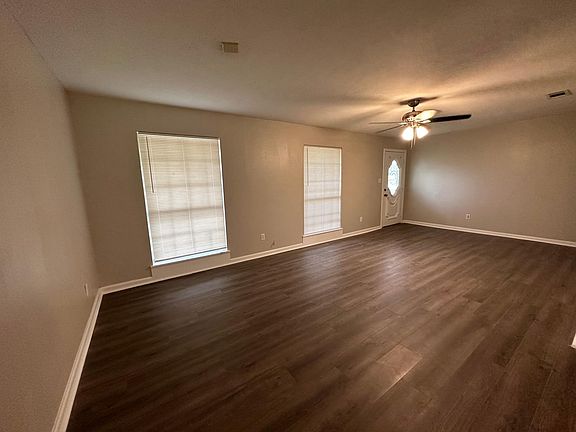 2nd image of 3200 Anita Cir