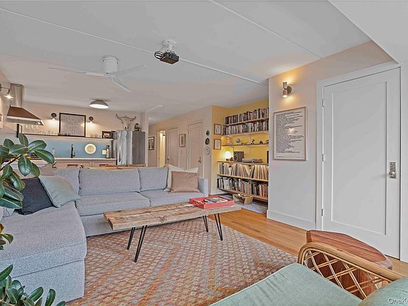 5th image of 6 Renaissance Court #16B