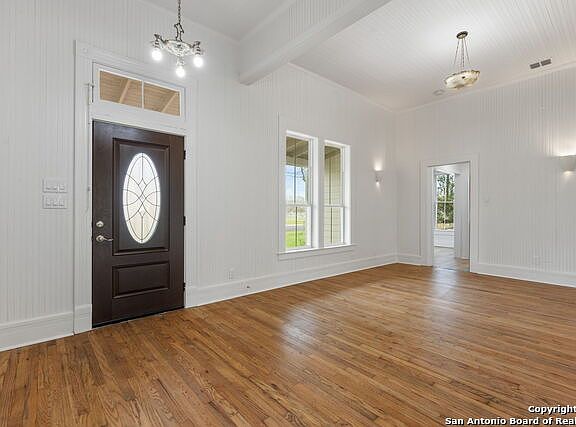 4th image of 303 James St