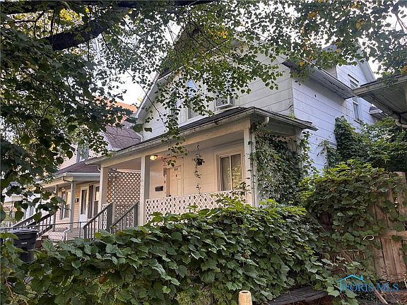 4th image of 311 Hanover St