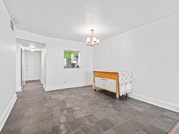 4th image of 2825 SW 22nd Avenue #1040