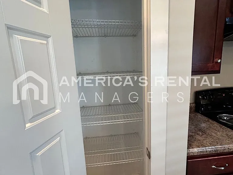 819 Kent Dr — Photo 18