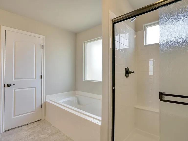 1525 Heirloom Dr — Photo 34